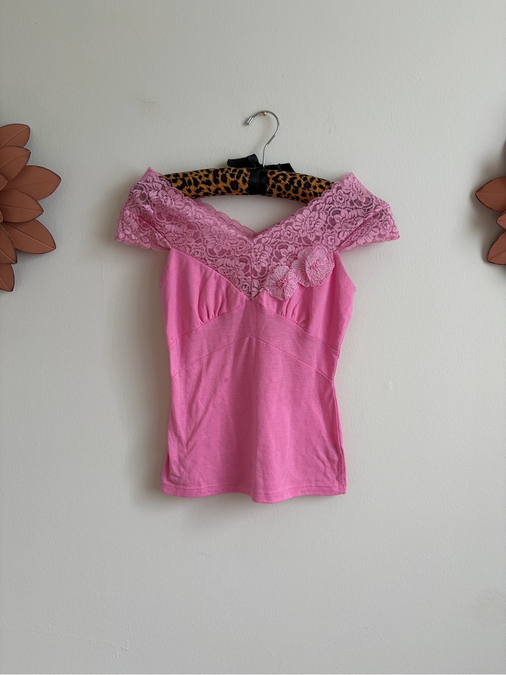 Wet Seal Pink Lace Off-Shoulder Floral Appliqué Top - Picture 2 of 7